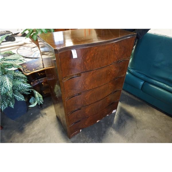 VINTAGE 5 DRAWER SERPENTINE CHEST OF DRAWERS