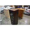 Image 2 : MODERN GLASS DOOR MEDIA CABINET