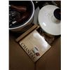 Image 4 : BOX OF KITCHEN ITEMS - DECORATIVE BOWLS, SALT AND PEPPER