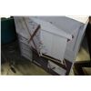 Image 2 : LAUNDRY HAMPER SORTER AND METAL GLASSTOP STAND