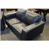 Image 3 : BLACK LEATHER SOFA AND LOVESEAT