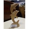 Image 2 : PERFECT PARTNERS ALASKA CARVED WOOD DOLPHINS