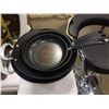 Image 2 : 4 AS NEW WOKS AND T-FAL PANS