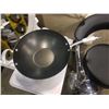 Image 7 : 4 AS NEW WOKS AND T-FAL PANS