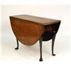 Image 1 : A QUEEN ANNE AMERICAN COUNTRY DROP LEAF TABLE