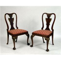 A PAIR OF QUEEN ANNE WALNUT SIDE CHAIRS