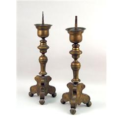 A PAIR OF TURNED BRASS PRICKET STICKS