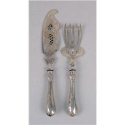 AN .800 SILVER FISH SERVING SET