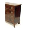 Image 2 : A NEW ENGLAND FEDERAL MAHOGANY CHEST OF DRAWERS