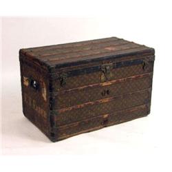 A LOUIS VUITTON STEAMER TRUNK