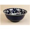 Image 1 : A LARGE BLUE AND WHITE PORCELAIN BOWL