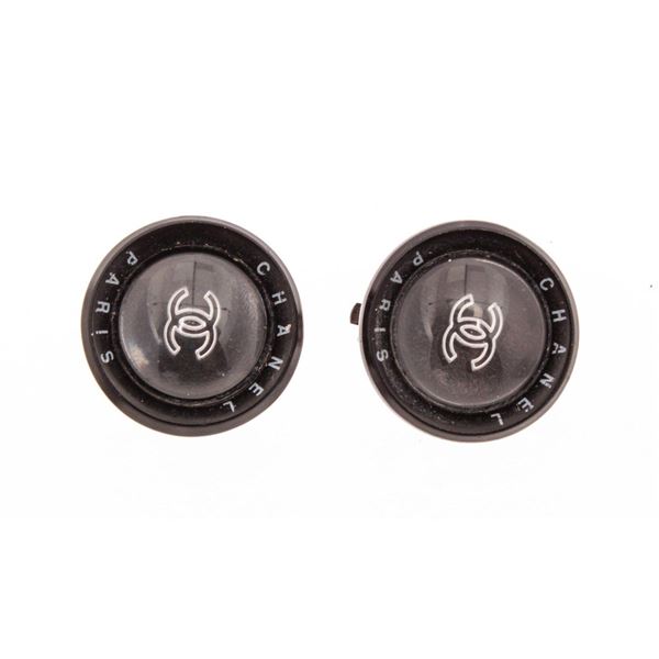 Chanel Vintage Black Resin CC Round Clip On Earrings