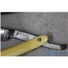 Image 3 : (2) Vintage Straight Razors - Pearl & King Cutter
