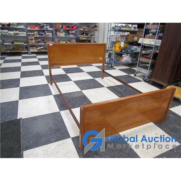 Wooden Headboard/Footboard & Metal Side Rails