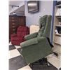 Image 7 : **Green Power/Lift Chair - Working