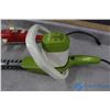 Image 2 : (2) Electric Hedge Trimmers - Working