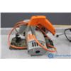 Image 3 : (2) Black & Decker Corded Circular Saws - Working