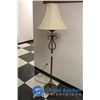 Image 1 : 52" Floor Lamp - Brass Look