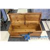 Image 5 : **Ducks Unlimited Wooden Foot Locker