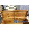 Image 8 : **Ducks Unlimited Wooden Foot Locker