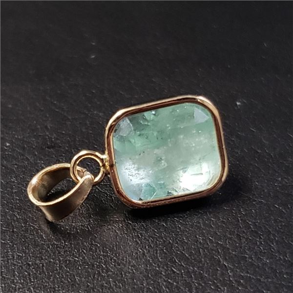 Certified 14K  Colombia Emerald(2.3ct) Pendant
