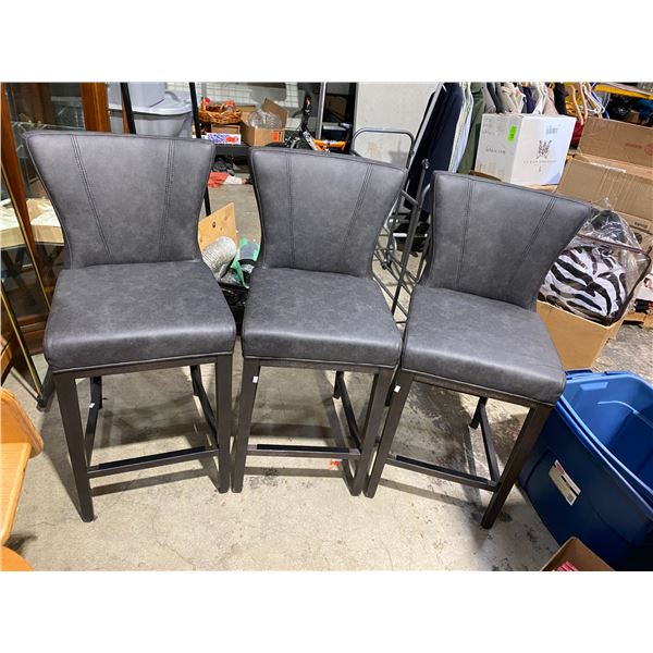 3 stools 25 inches to seat