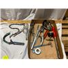 Image 1 : Assorted tools