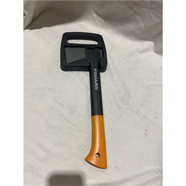 Fiskars axe