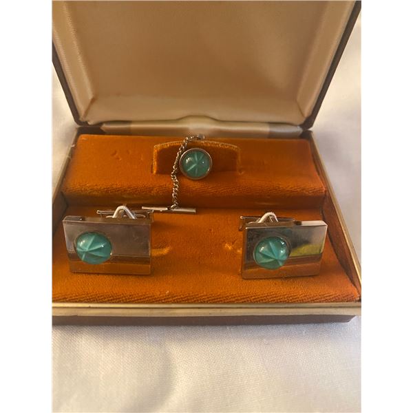 Cuff links and tie clip