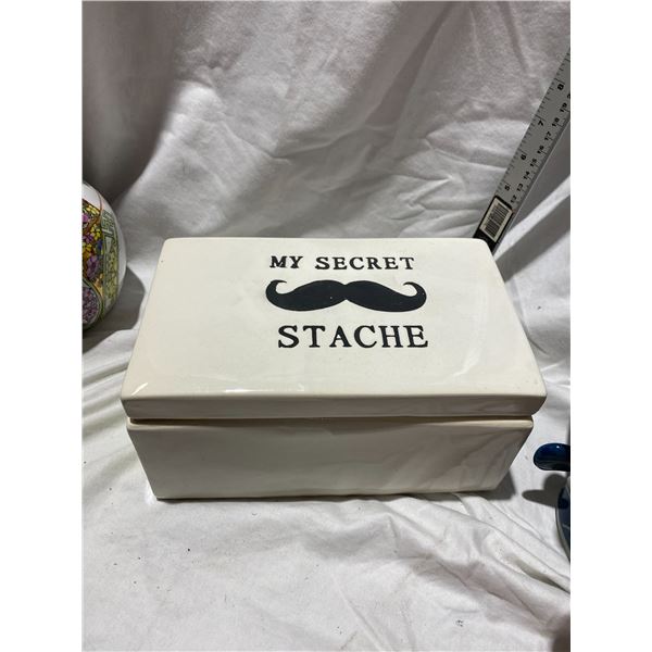 Stache box