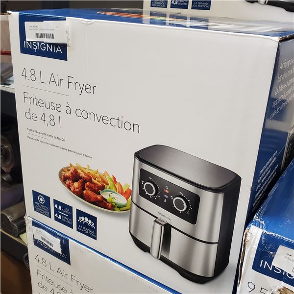 INSIGNIA 4.8 LITER AIR FRYER IN BOX, TESTED WORKING