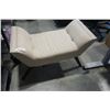 Image 3 : STUDDED UPHOLSTERED BENCH