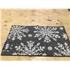 Image 1 : Snowflake Accent Rug (20in x 34in)