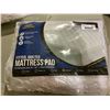 Image 1 : *NEW* Utopia Fitted & Quilted Mattress Pad - Queen