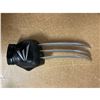 Image 3 : Wolverine Signed Claws