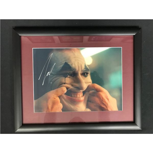 JOAQUIN PHOENIX SIGNED AND FRAMED 8X10 JOKER PHOTO (RA COA)