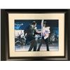 Image 1 : UMA THERMAN AND JOHN TRAVOLTA SIGNED AND FRAMED PULP FICTION 8 X 10 (RA COA)