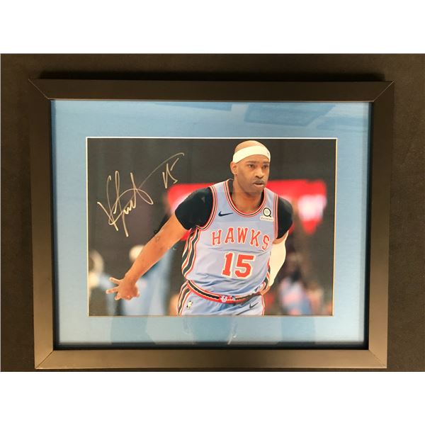 VINCE CARTER SIGNED AND FRAMED 8 X 10 (RA COA)