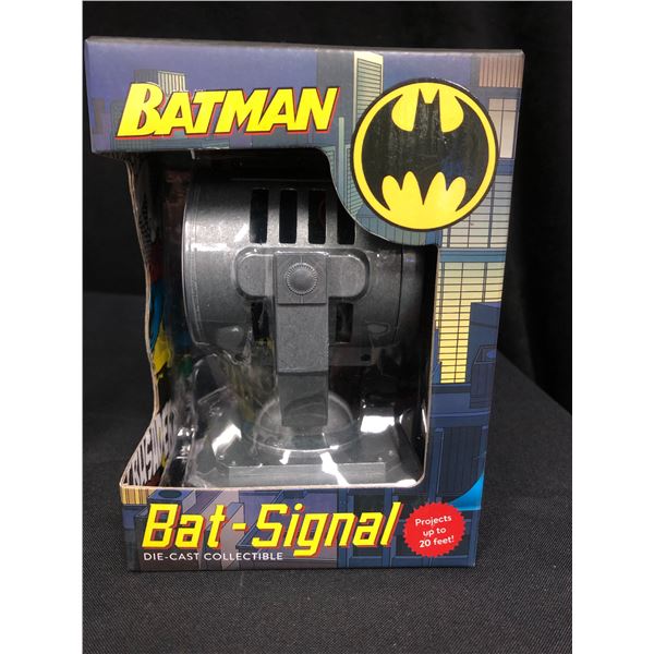 BATMAN BAT-SIGNAL DIE-CAST COLLECTIBLE