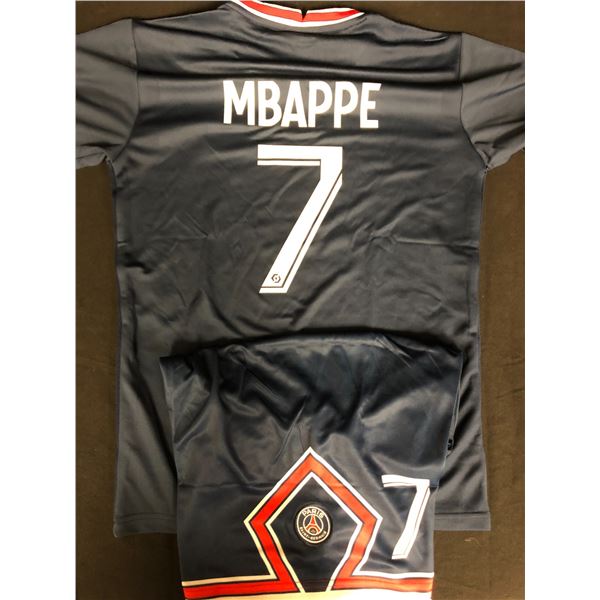 MBAPPE PARIS SOCCER JERSEY AND SHORTS (NEW)
