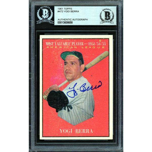 1961 TOPPS #472 YOGI BERRA AUTHENTIC AUTOGRAPH (BECKETT AUTHENTIC)