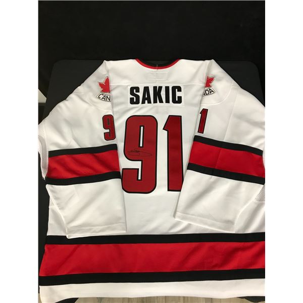 JOE SAKIC SIGNED TEAM CANADA HOCKEY JERSEY DGL COA