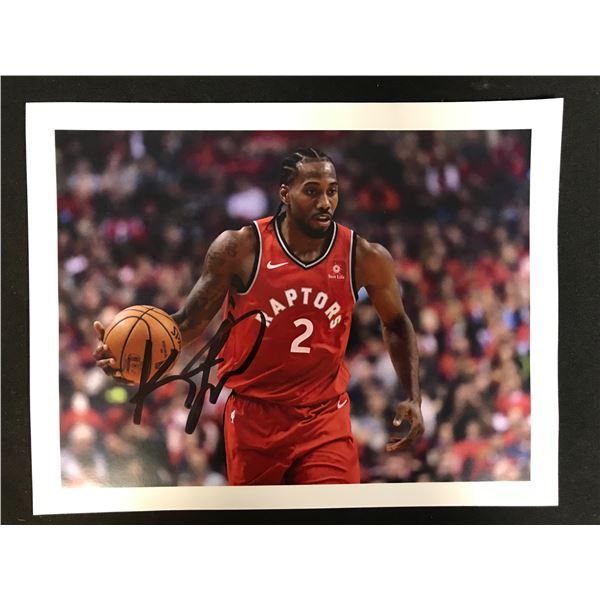 KAWHI LEONARD SIGNED 8X10 PHOTO