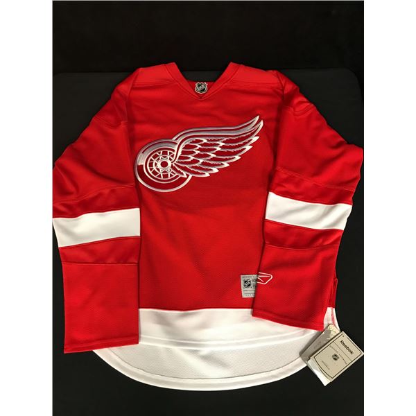 DETROIT RED WINGS HOCKEY JERSEY (BRAND NEW w/ TAGS)