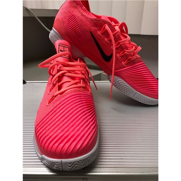 Nike - Hot Pink Runners - Size US 11 BRAND NEW