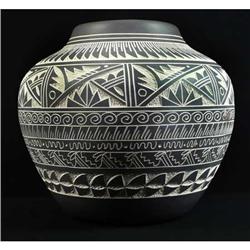 E & L Vallo, Acoma Pot