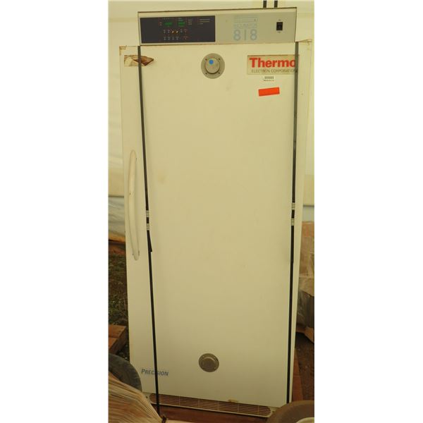 Thermo Low Temperature Illuminated Incubator 818