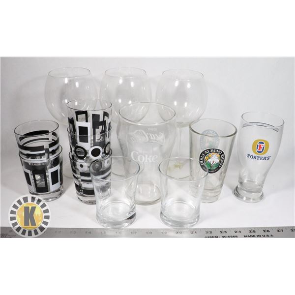 BOX OF COLLECTIBLE GLASSES INCLUDING