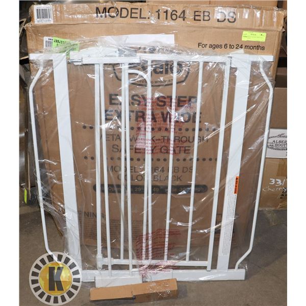 REGALO METAL WALK THROUGH SAFETY GATE