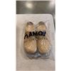 Image 2 : 6 PAIRS OF GARDEN SHOES AND SLIPPERS